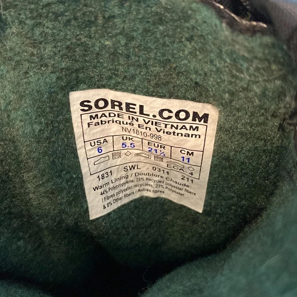 Sorel Kids toddler snow boots green and black size 6